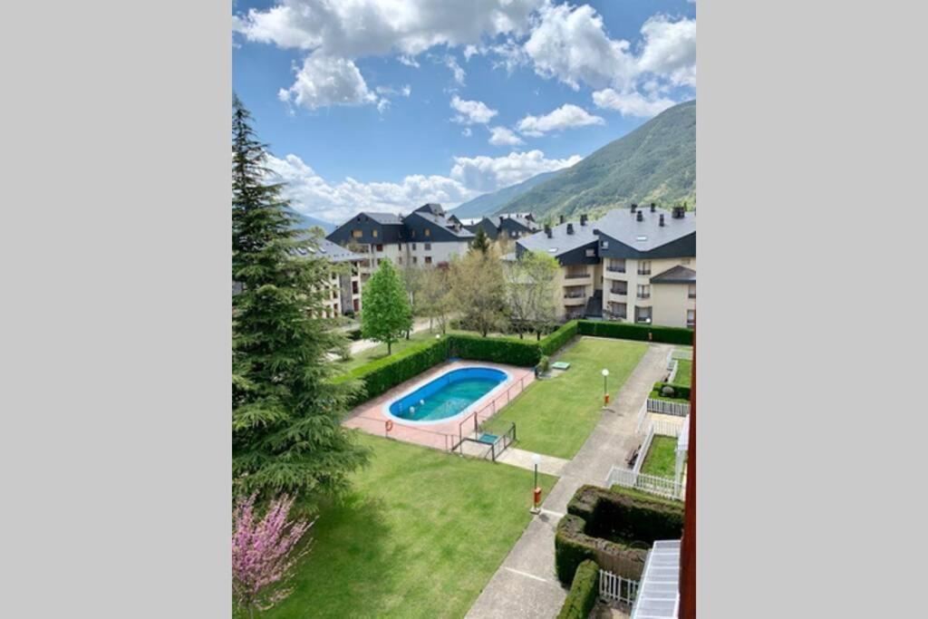 Atico En Biescas Con Piscina, Chimenea Y Garaje Apartment ภายนอก รูปภาพ