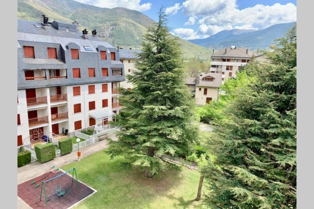 Atico En Biescas Con Piscina, Chimenea Y Garaje Apartment ภายนอก รูปภาพ
