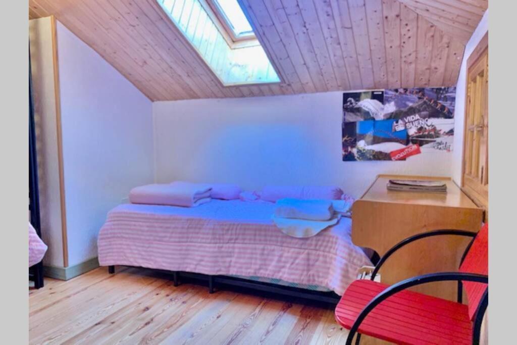 Atico En Biescas Con Piscina, Chimenea Y Garaje Apartment ภายนอก รูปภาพ